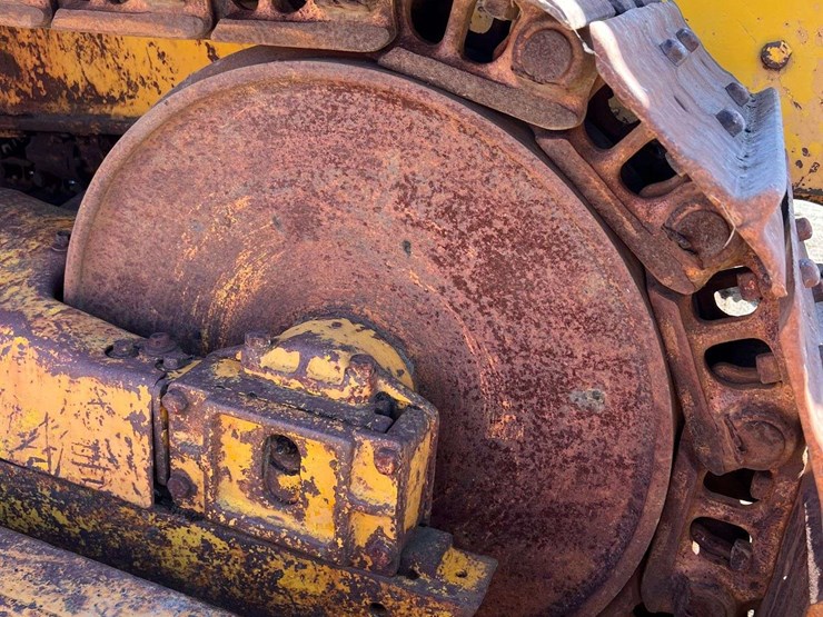 caterpillar-d7-image-13