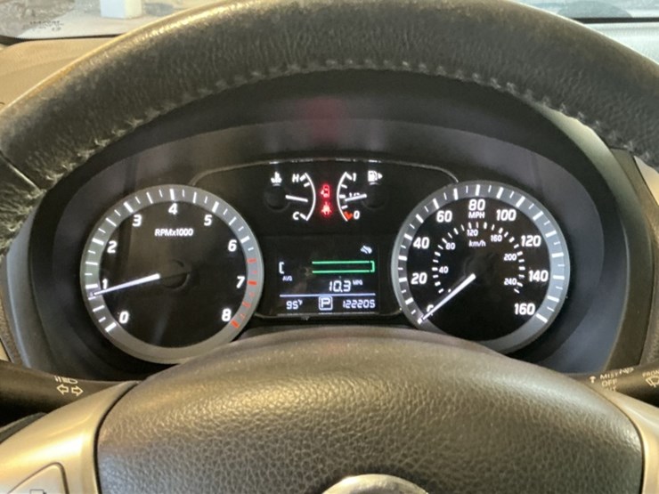 2013-nissan-sentra-sdn-image-16