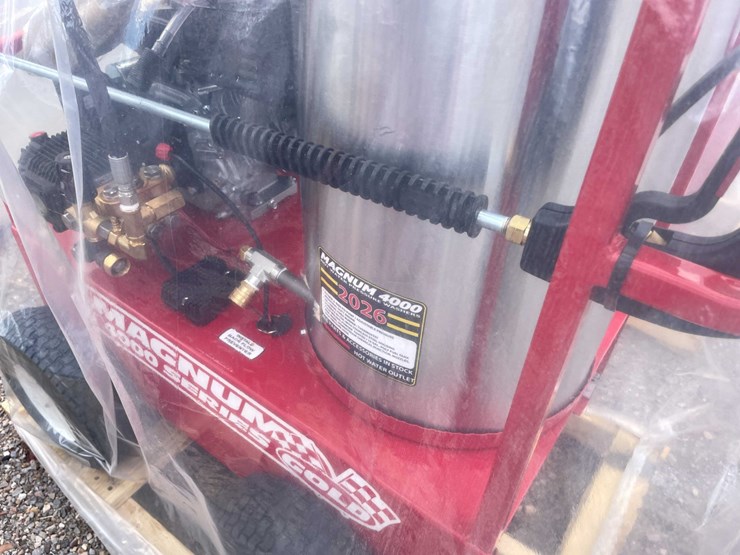 #2202-•-magnum-4000-gold-power-washer-image-9