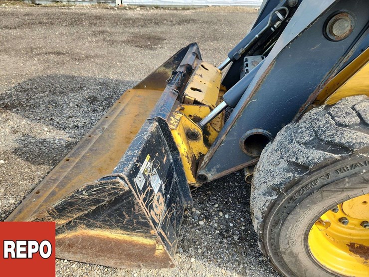 deere-326d-image-48