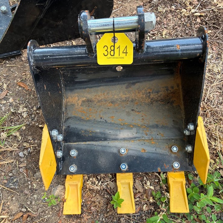 #3814 • Mini excavator bucket