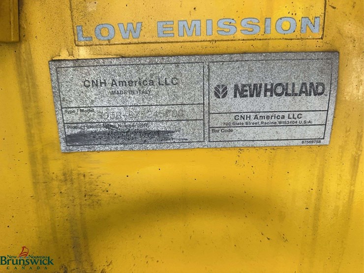 new-holland-b95b-image-31