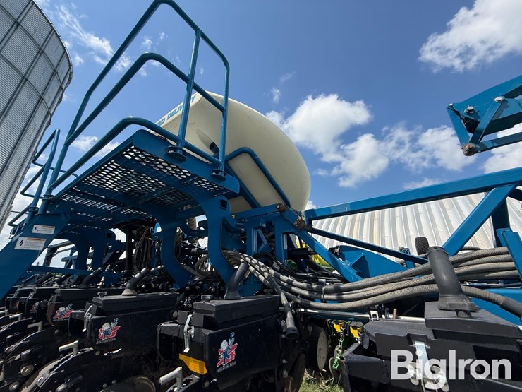 2013-kinze-3600-image-12