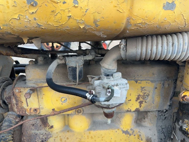 caterpillar-fifteen-image-11
