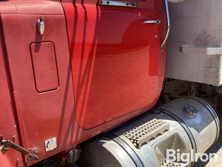 1992-mack-rd690s-image-10
