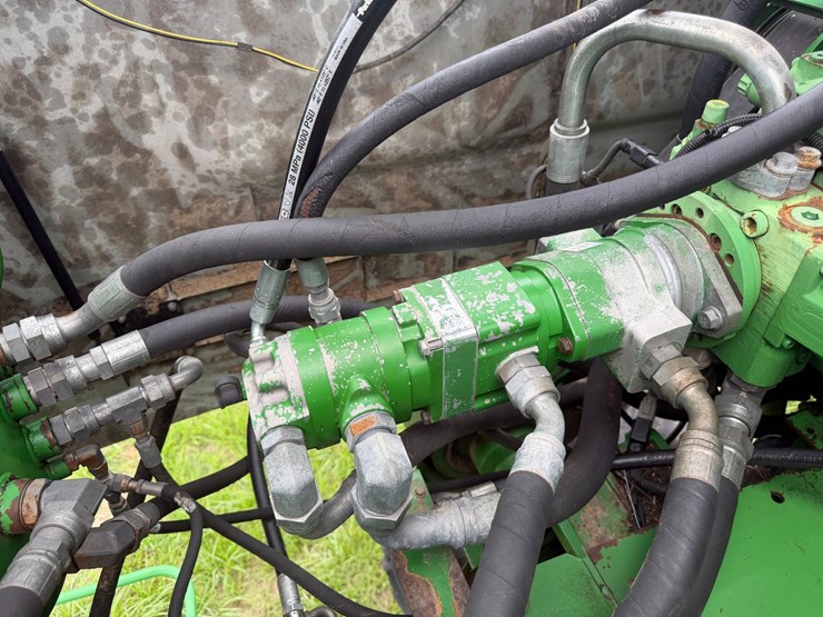 2011-john-deere-9770-sts-image-106