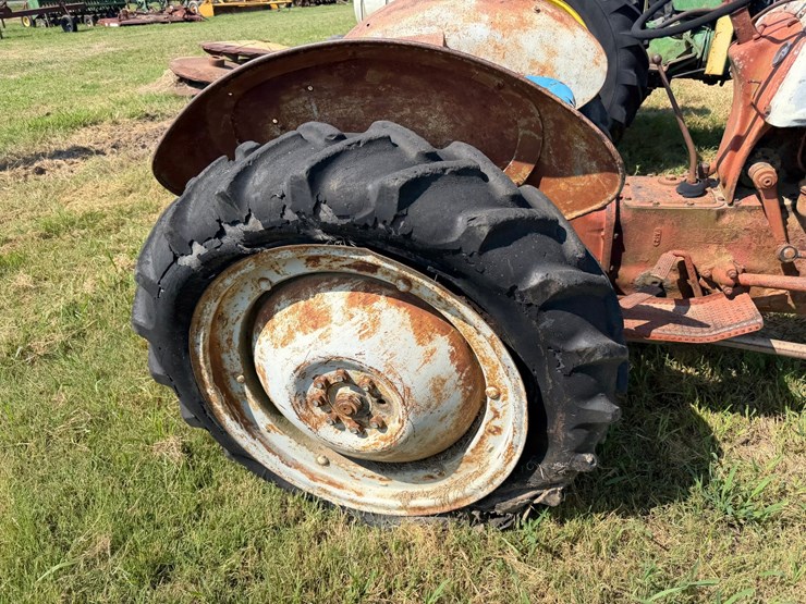 ford-tractor-image-10