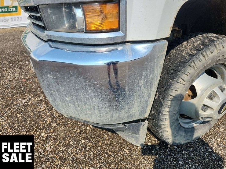 2015-chevrolet-silverado-3500hd-image-35