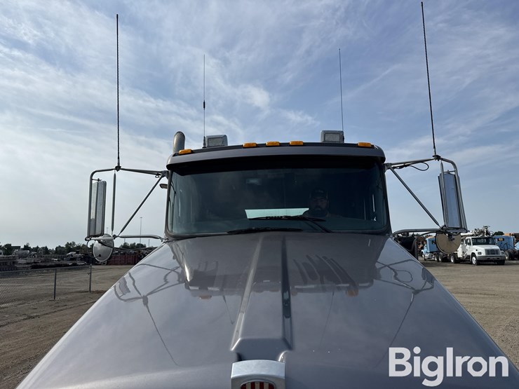 2013-kenworth-t800-image-15