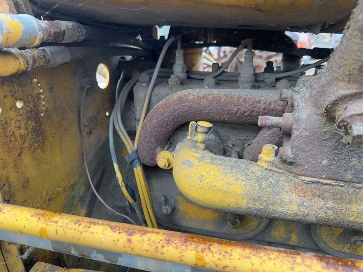 caterpillar-fifteen-image-33