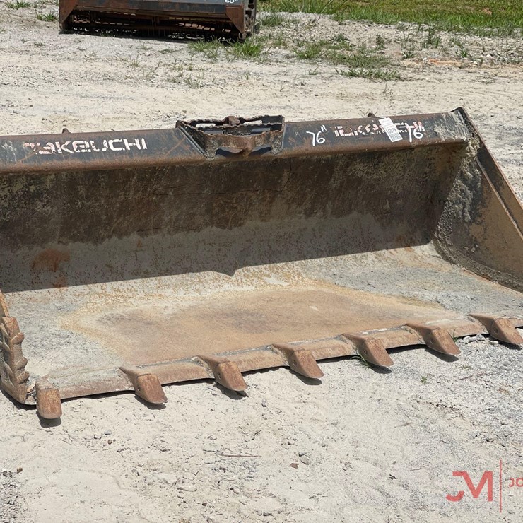 TAKEUCHI 76" TOOTH BUCKET SKID STEER ATTACHMENT