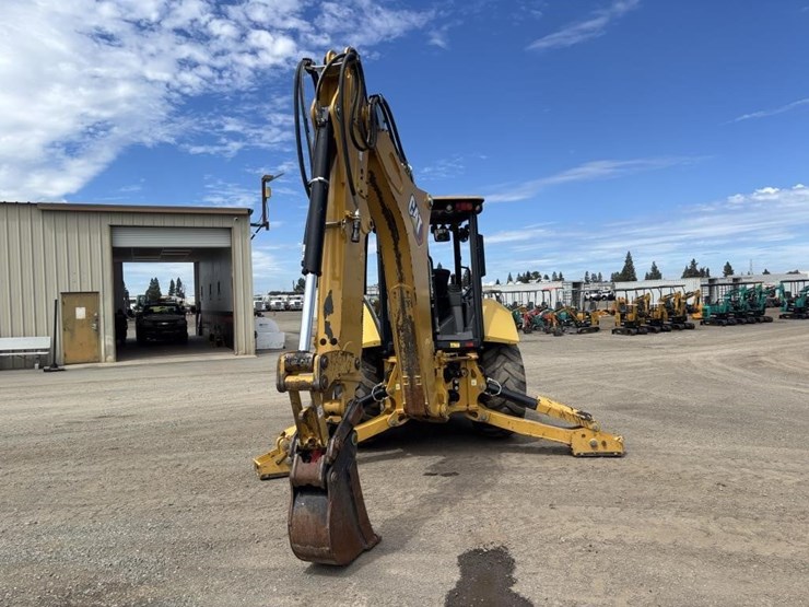 2022-caterpillar-430-image-8
