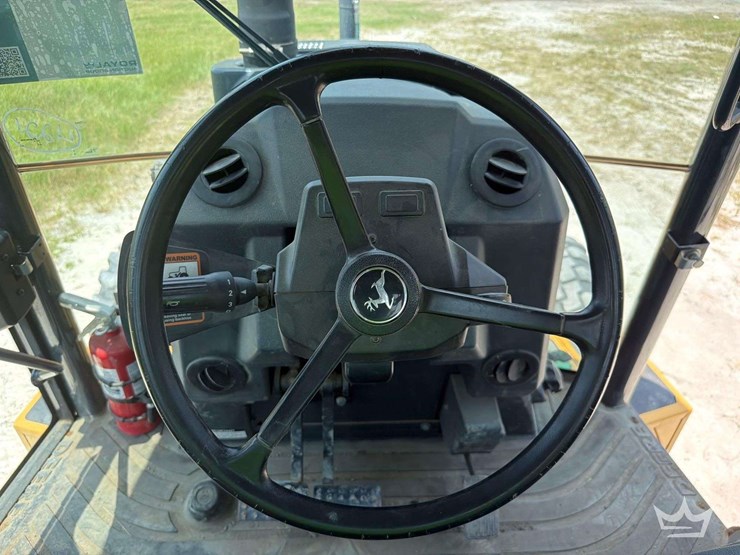 2017-deere-310l-image-9