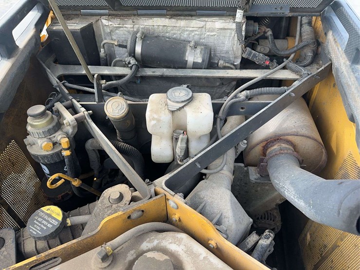 deere-318d-image-19