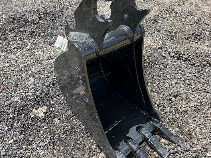 18”-quick-attach-excavator-bucket-for-kx57-image-2
