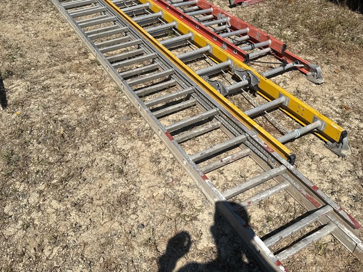 #180-•-x3-extendable-ladder-image-4