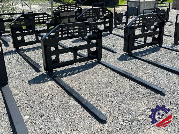 unused-2026-future-ft-dhc-skid-steer-forks---[skid-steer-attachments]-attachment-image-7
