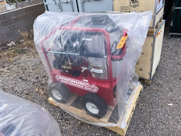 #2200-•-magnum-4000-gold-power-washer-image-1