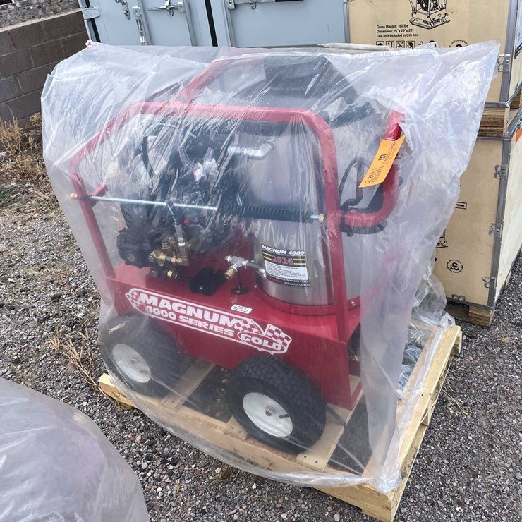 #2200 • Magnum 4000 Gold Power Washer