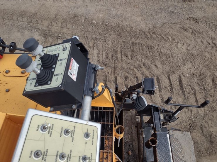 16-leeboy-8515d-asphalt-paver-(qea-4018)-image-11