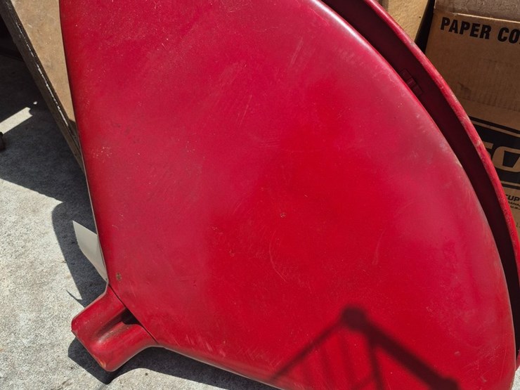 #105-•-2-farmall-fenders-image-1