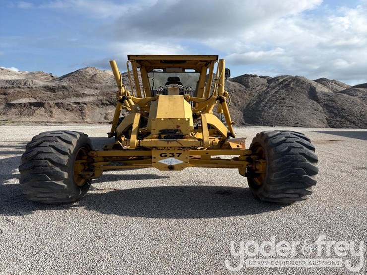 caterpillar-120h-image-1