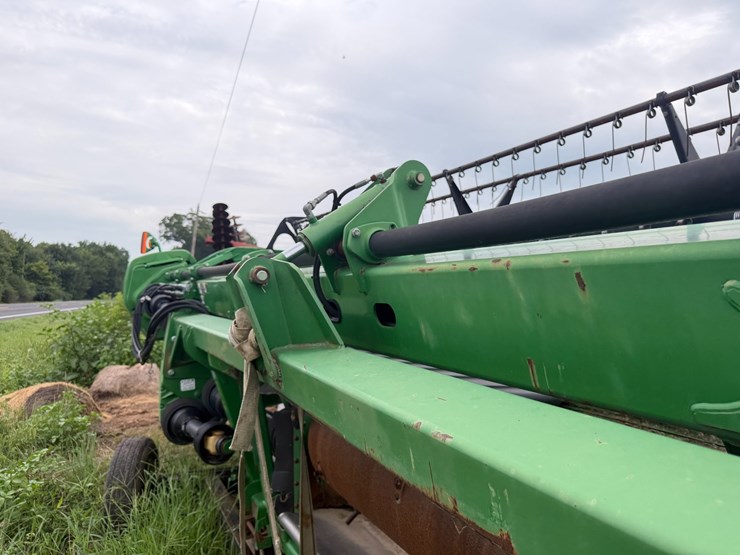 2015-john-deere-630d-image-14