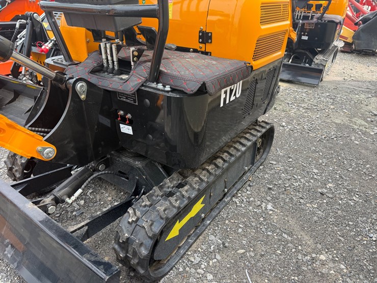 #265-•-future-ft-20-mini-excavator-image-4