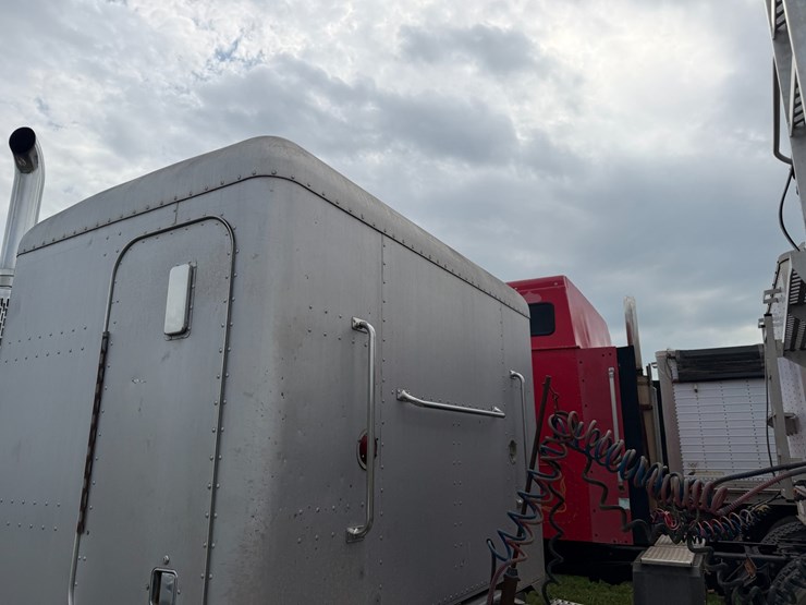 1989-peterbilt-379-image-29