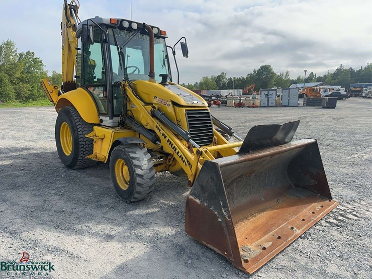 new-holland-b95b-image-3