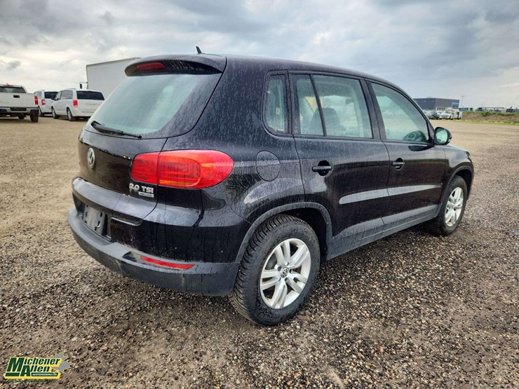 2012-volkswagen-tiguan-image-15