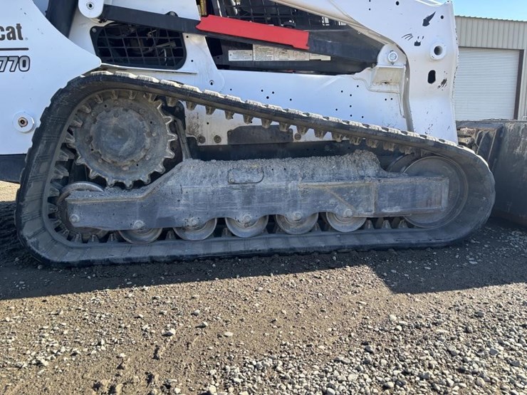 2019-bobcat-t770-image-18