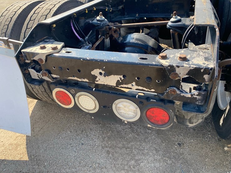 2018-kenworth-t440-image-25