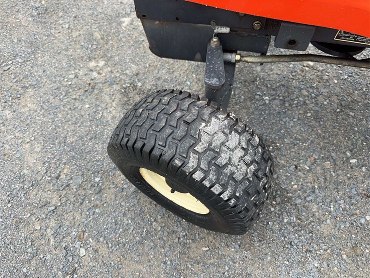 kubota-t2380-image-10