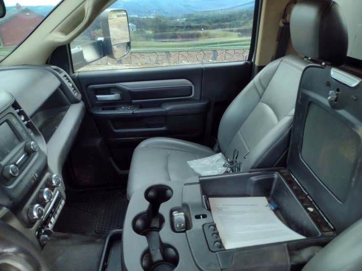 19-ram-5500-service-truck^title^-(qea-4698)-image-12