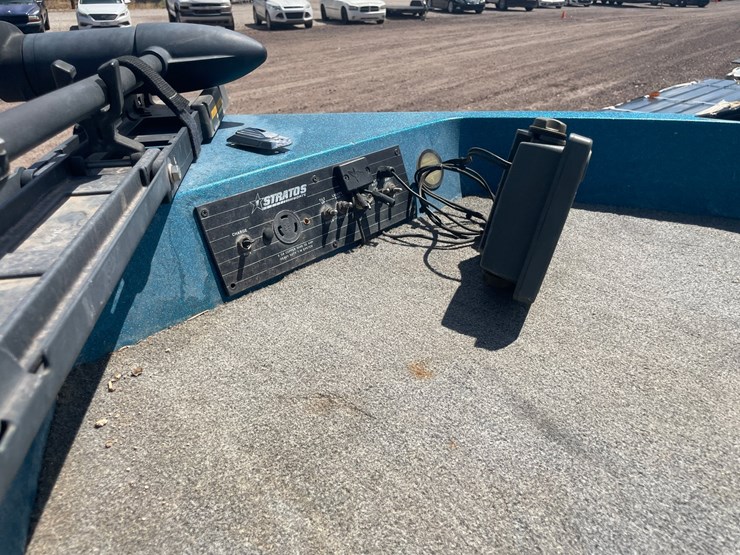#2151-•-1989-stratos-bass-boat-and-stratos-trailer-image-40