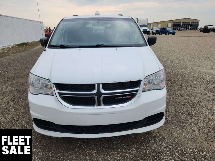 2016-dodge-grand-caravan-image-8