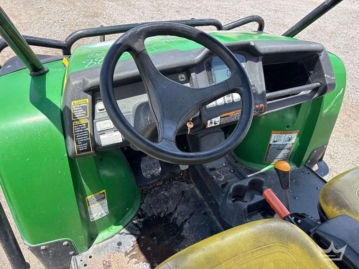 2013-john-deere-gator-image-6