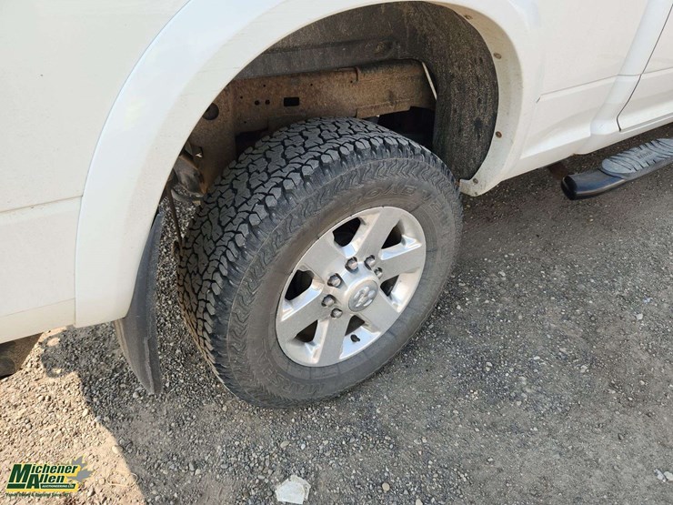 2014-dodge-2500-image-12
