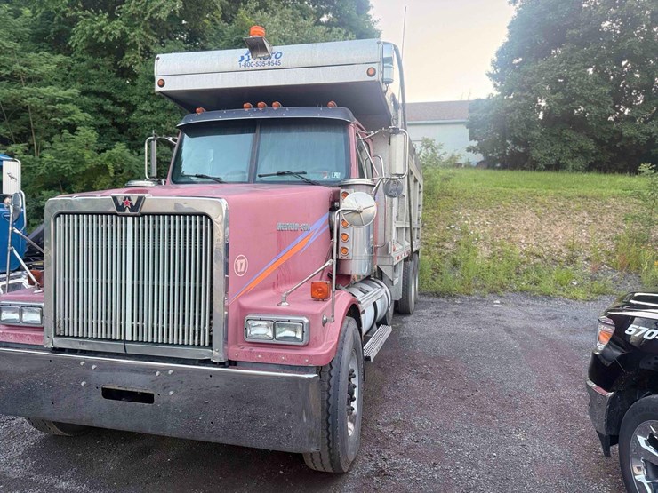 2005-western-star-4900-image-1