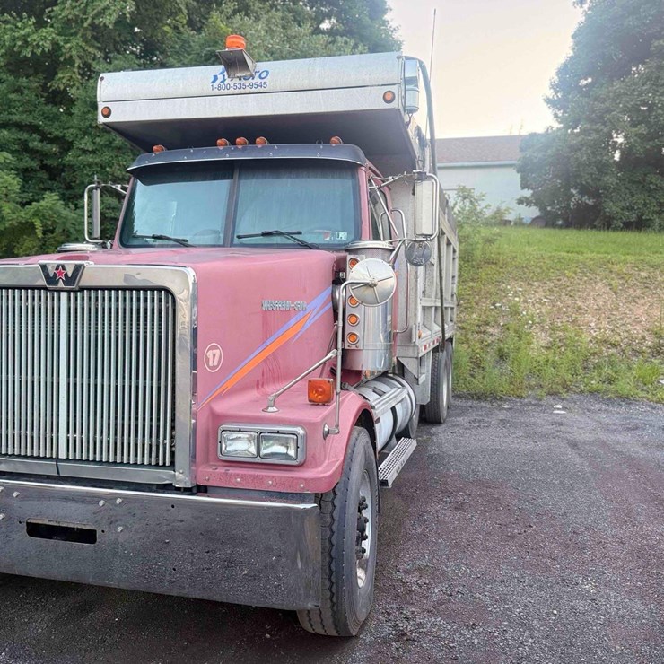 2005 WESTERN STAR 4900