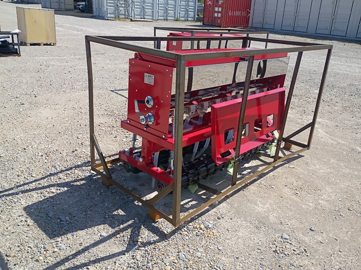 #l66-028-•-agt-seed-drill-skid-steer-attachment-(3-point)-image-4