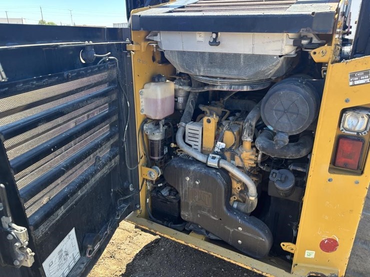 2018-caterpillar-259d-image-36
