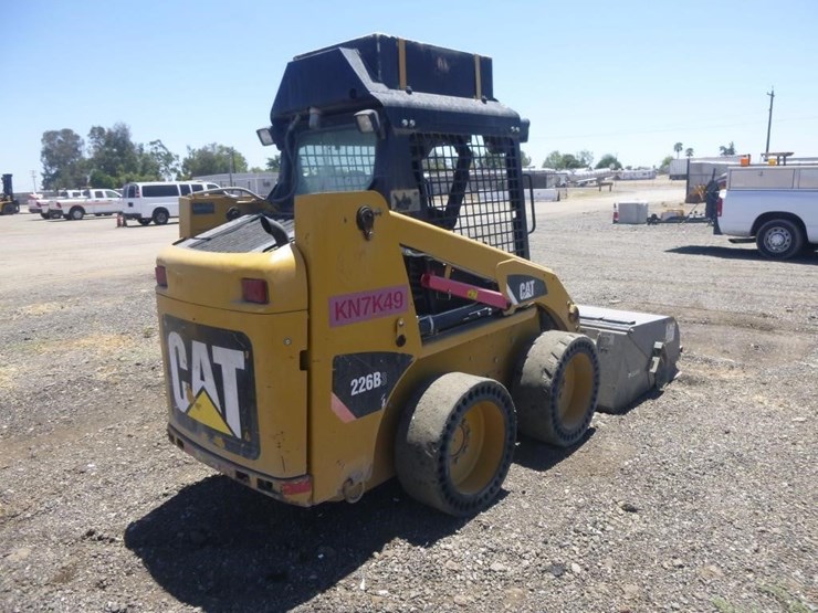 2012-caterpillar-226b3-image-4