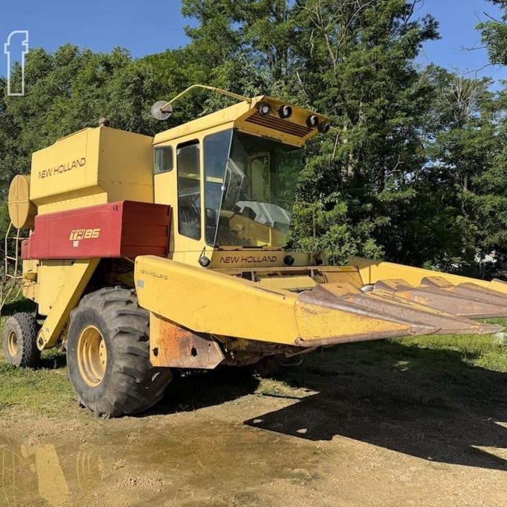NEW HOLLAND TR85