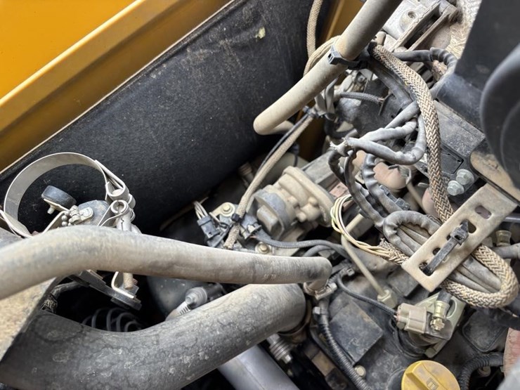 2022-caterpillar-430-image-51