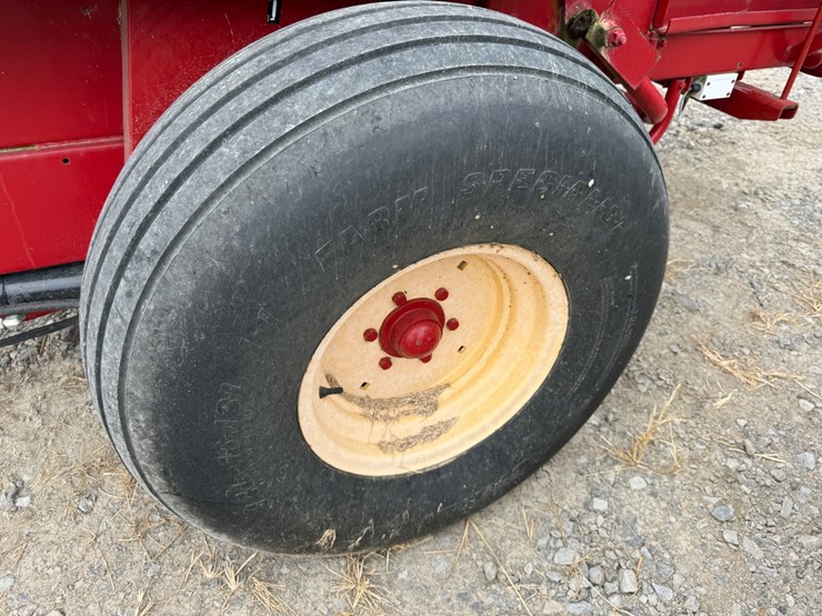 2017-new-holland-bc5070-image-25