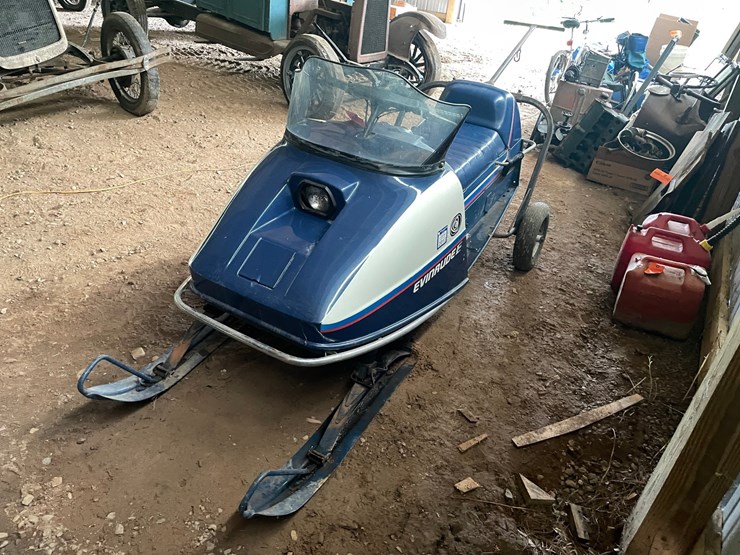 #1227-•-1974-evinrude-snowmobile-image-1