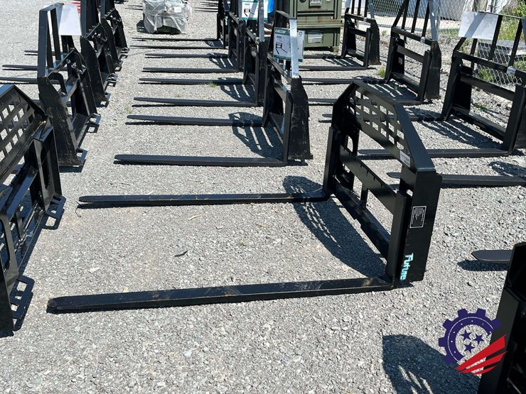 unused-2026-future-ft-dhc-skid-steer-forks---[skid-steer-attachments]-attachment-image-2