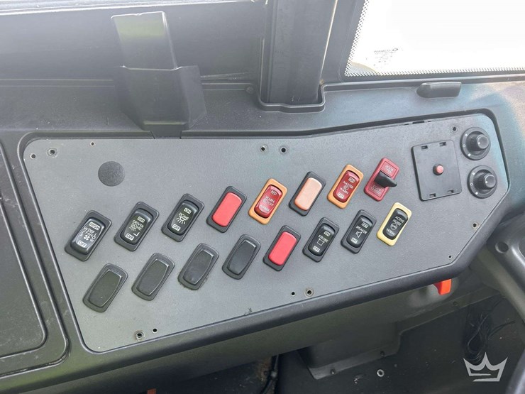 2016-freightliner-b2-image-12